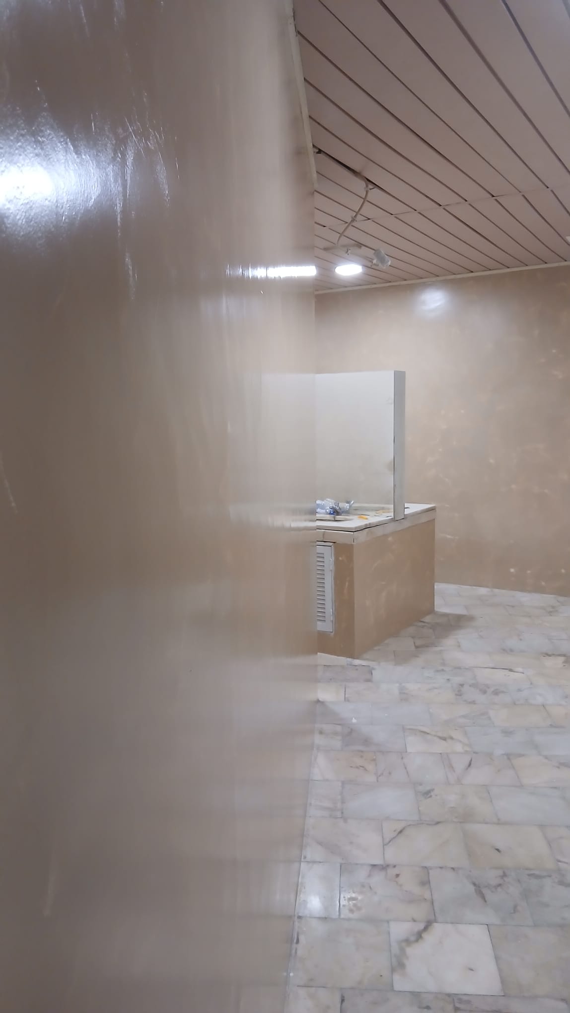 Microcimento em casa de banho feminina