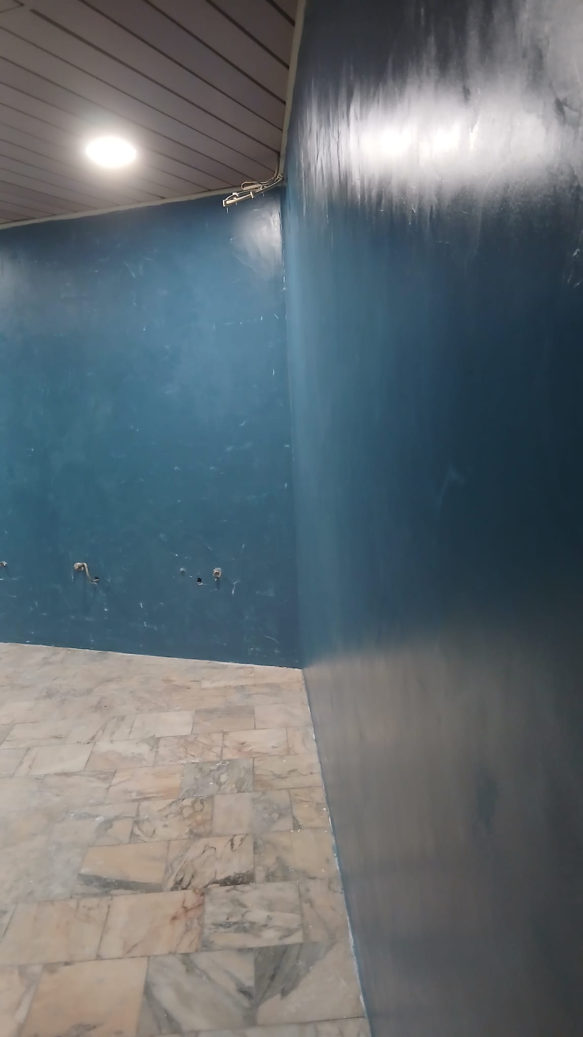 Microcimento em casa de banho feminina